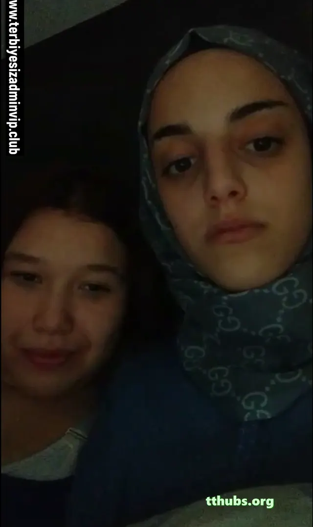 Periscope Türbanlı Lezbiyen Öpüşne — Türk ifşa · sahne 2