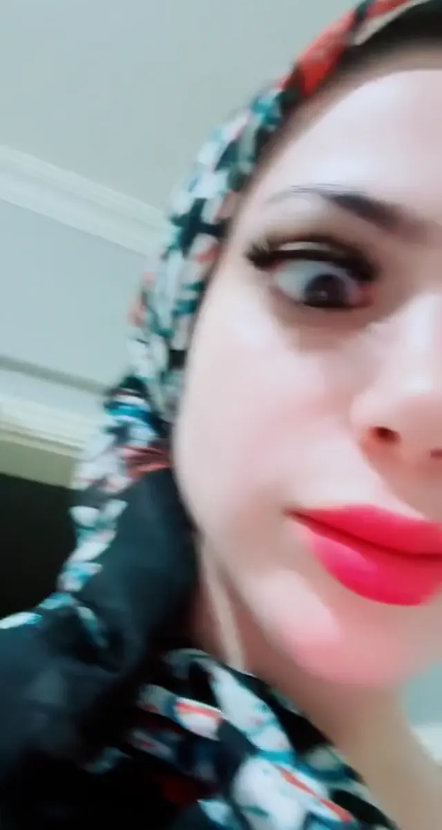 Ponçik Özlem ifşa Türbanlı kızın yayınını izle — Ponçik Özlem — Canlı Yayınlar · sahne 3