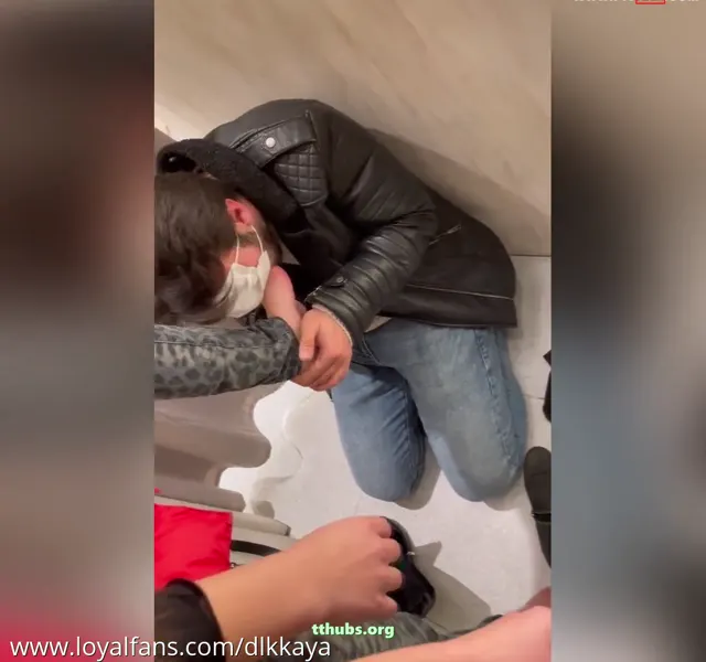 Public keyfi, avm de gezme ayakkabı alma, ayak öpme — Türk ifşa · sahne 3