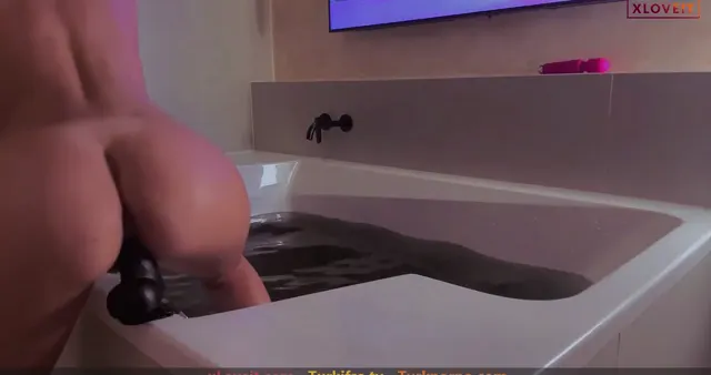 Rainbow Sena ifşa Jakuzide dildolu nude video çekti — RainbowSena — Türk ifşa · sahne 1