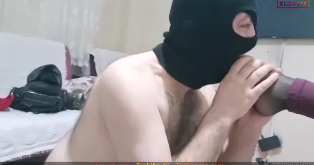 Sahibe Asu kölesinin ağzını yarrakla doldurdu — Sahibe Asu — Konulu Porno · sahne 2