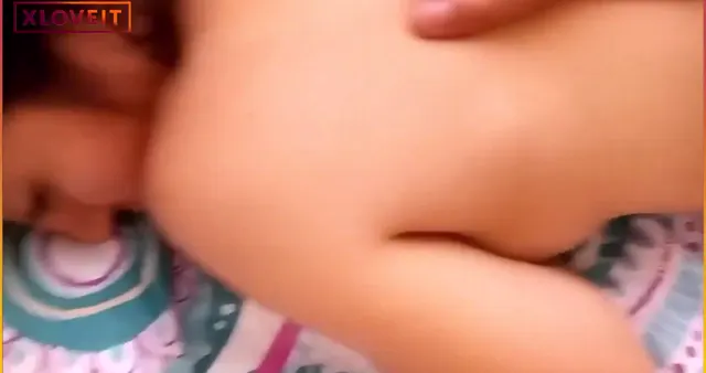 Sakso çekip dar amını siktiriyor Buse — Amatör Porno · sahne 1