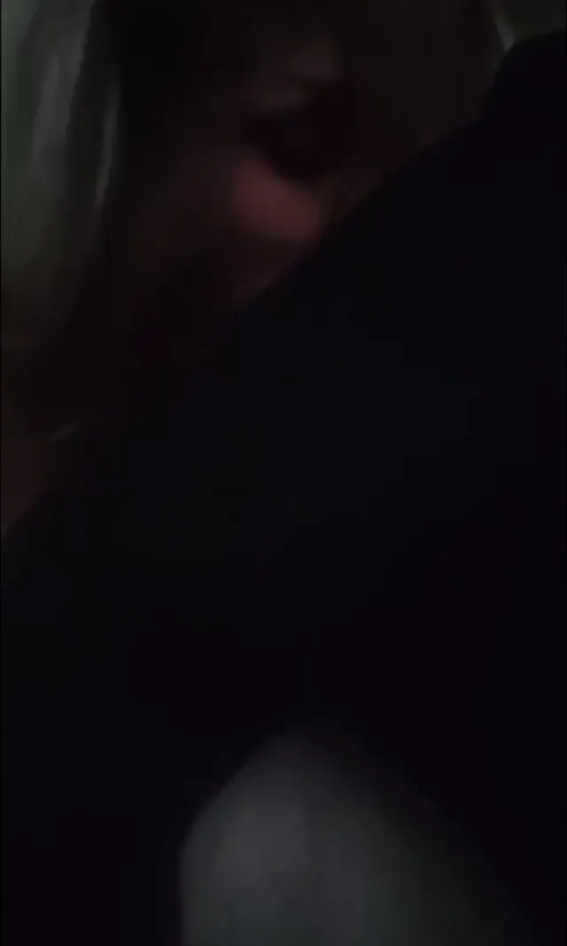 Semtin ablası amcık yalatıp sikiliyor — Amatör Porno · sahne 2
