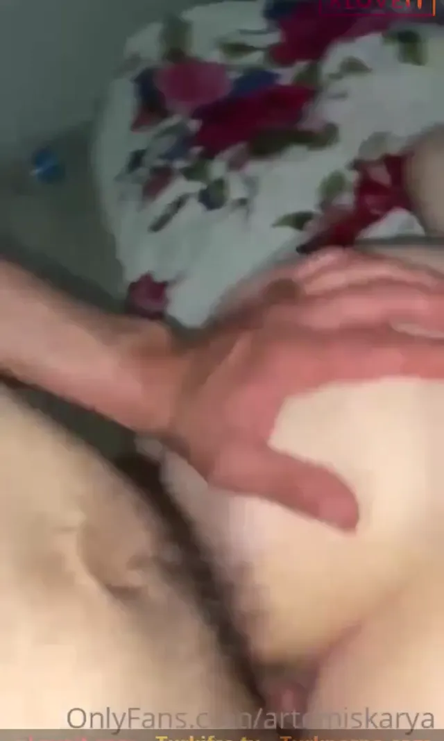 Sert Sikiş Artemis Karya gırtlak yapıp elleri arkadan bağlı domaldı — Türk Porno · sahne 2