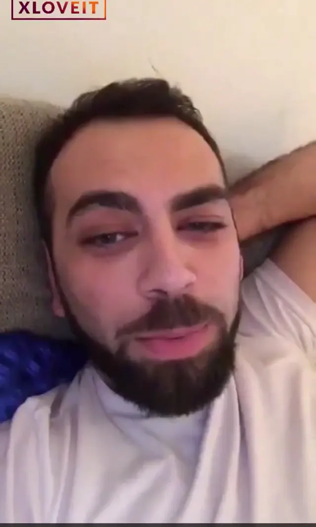 Takkeli Hoca Rus kıza sakso çektiriyor — Amatör Porno · sahne 1