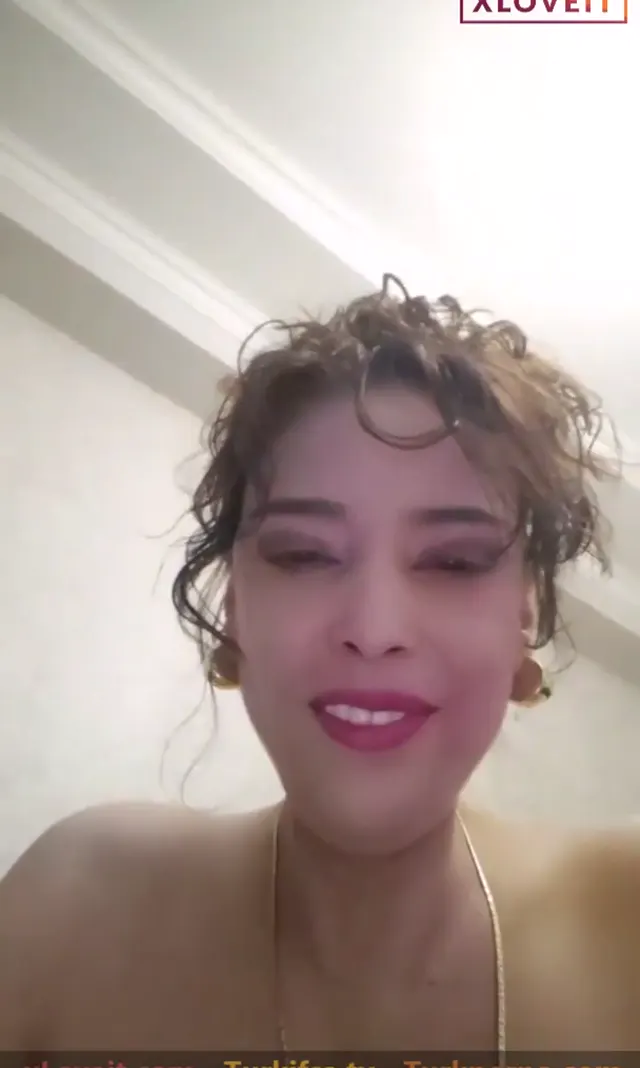 Tango Asi — Tango Asi ifşa Sexy olgun hatundan harika yayın seyret · sahne 2