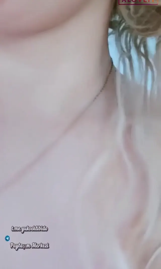 Tango Barbie ifşa Külotlu çorabı dildo için yırtmış — Canlı Yayınlar · sahne 1