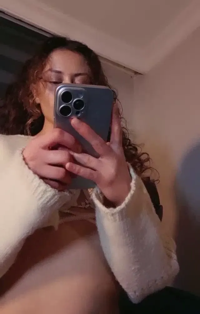 Tango BigAss ifşa Yeni iç çamaşırlarıyla canlı yayında — BigAss — Bedava Porno · sahne 1