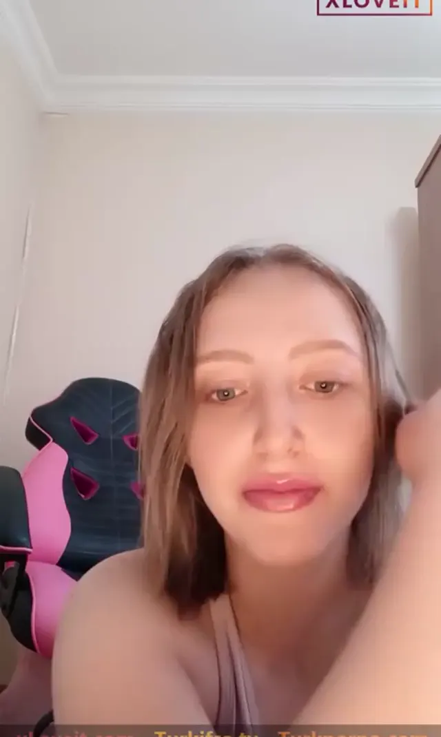 Tango Cansu ifşa Mini etekli kızın yayınını izle — Tango Cansu — Canlı Yayınlar · sahne 2