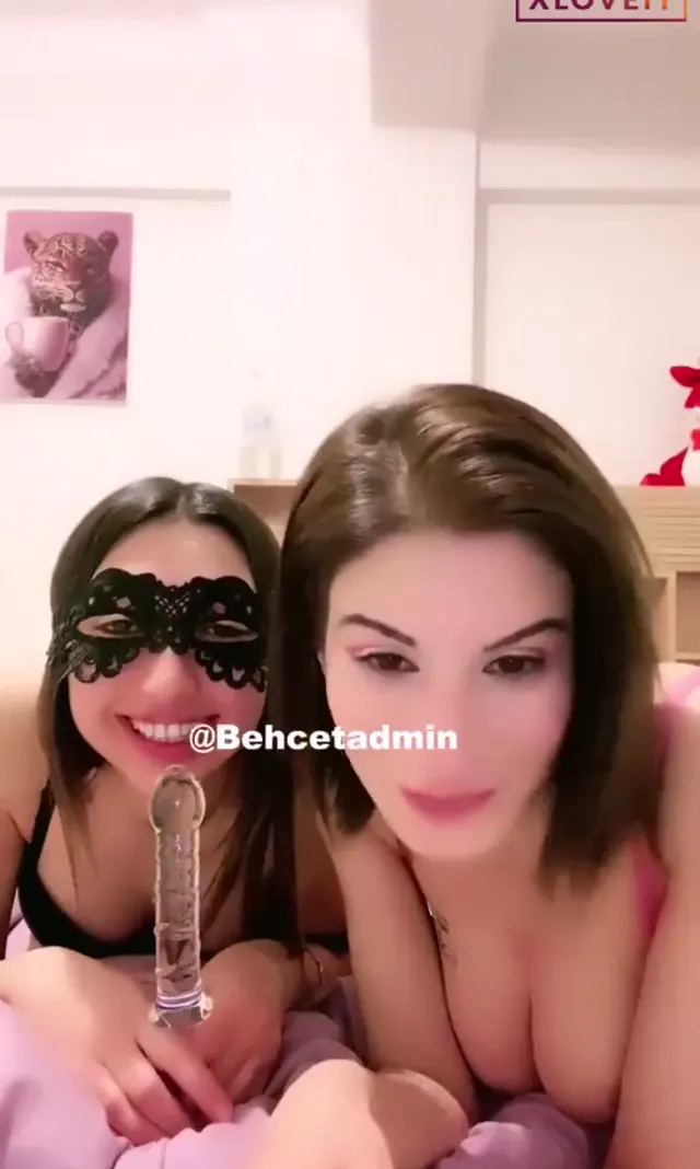 Tango Çıtır ifşa Beste Burull ile canlı yayında — Beste Burul — Canlı Yayınlar · sahne 3