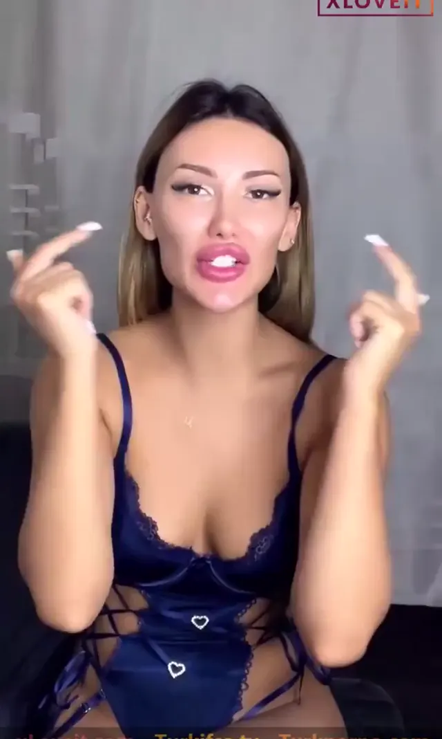 Kimsesiz Ebru ifşa Sexy hatundna nude yayın seyret — Kimsesiz Ebru — Canlı Yayınlar · sahne 1