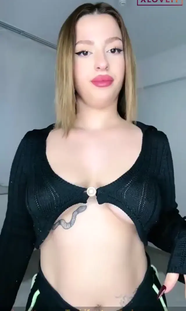 Tango Ilgın ifşa Seksi kızdan yayın seyret — Tango Ilgın — Canlı Yayınlar · sahne 2