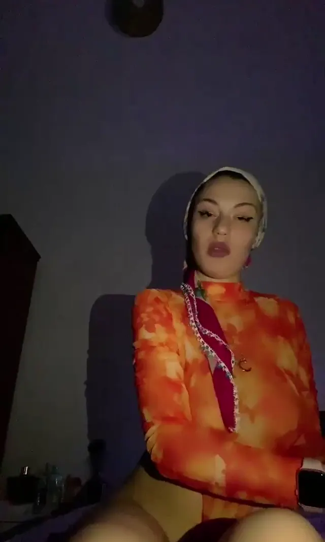 Tango Lames ifşa Türbanlıdan 1 buçuk saatlik yayın seyret — Tango Lames — Canlı Yayınlar · sahne 1