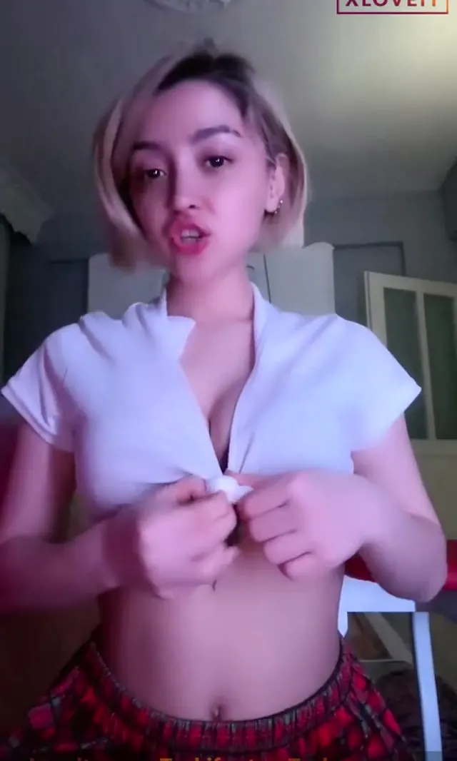 Tango Lara ifşa Canlı yayında meme amcık gösterdi — Tango Lara — Canlı Yayınlar · sahne 1