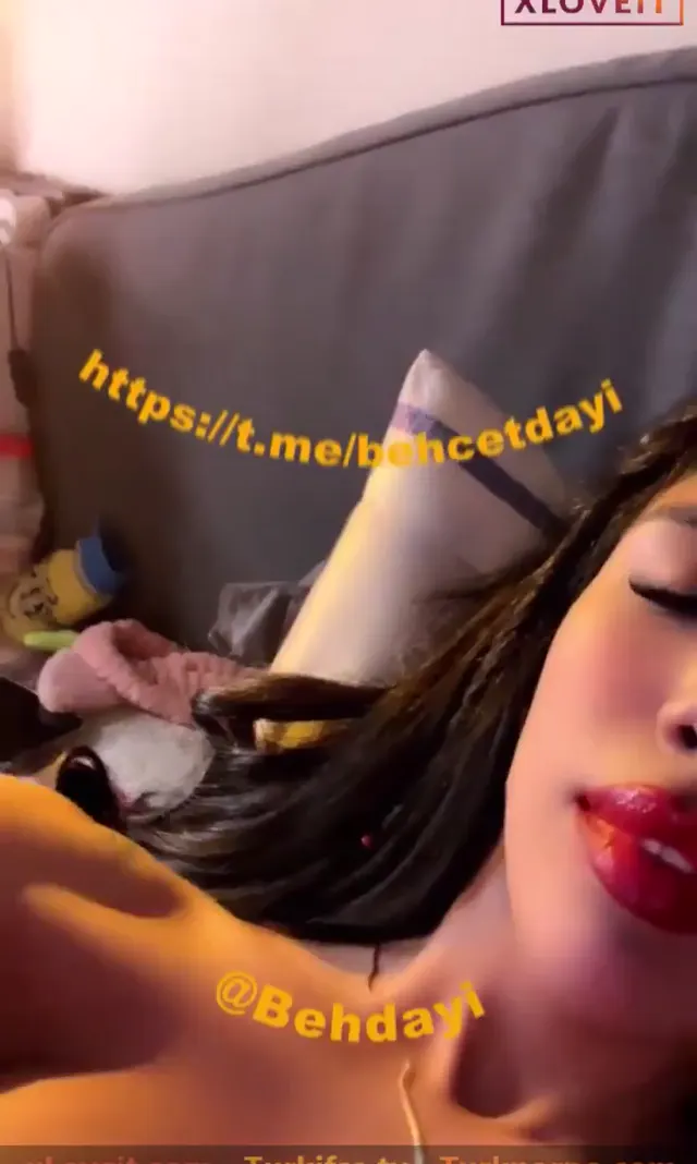 Tango Lolla ifşa nude Esmer hatun amcık okşadı — Tango Lolla — Canlı Yayınlar · sahne 3