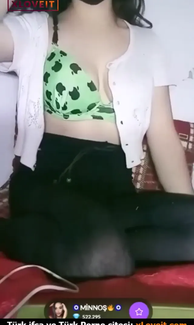 Tango Minnoş — Tango Minnoş ifşa nude sağlam meme · sahne 1