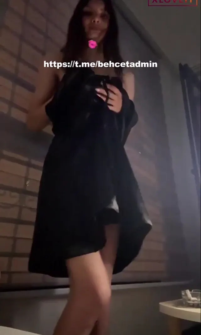 Tango Oksana ifşa Gecelikli nude yayını — Tango Oksana — Canlı Yayınlar · sahne 1