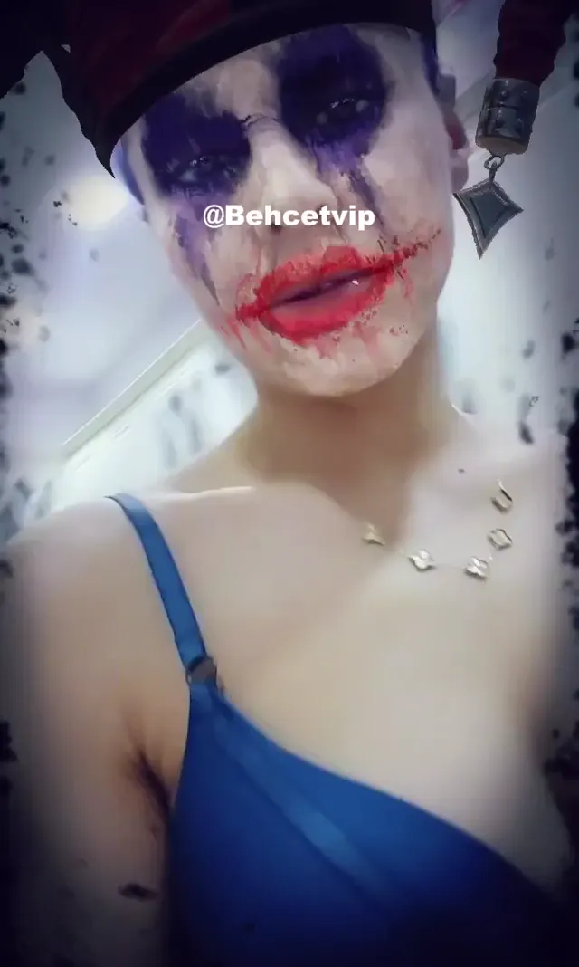 Tango Özlem — Tango Özlem ifşa Uzun canlı yayınını seyret · sahne 2
