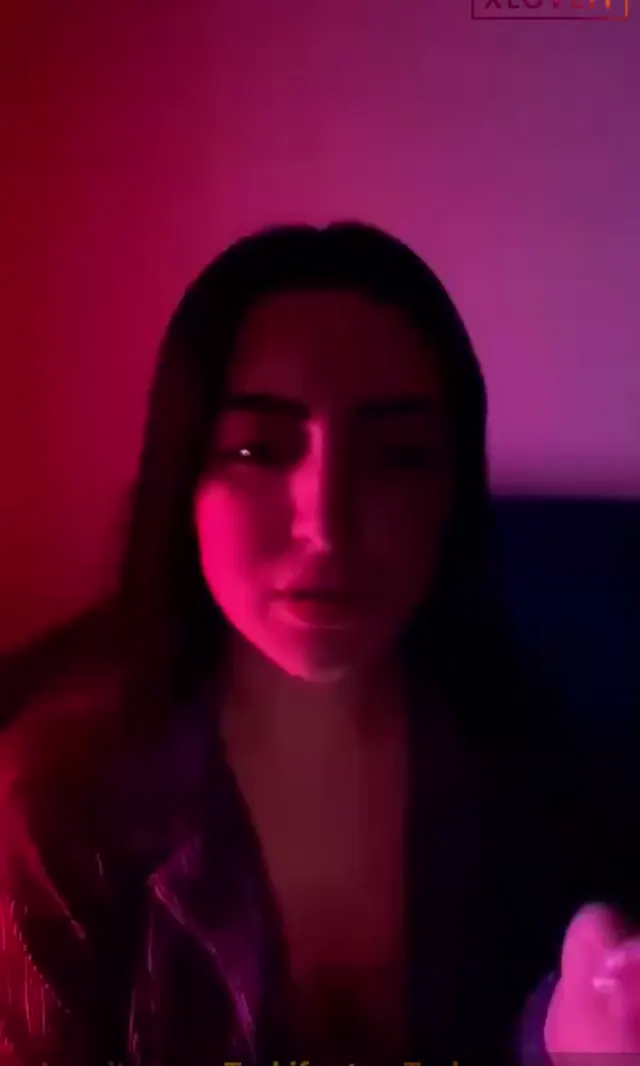 Tango Sia — Tango Sia ifşa Seksi hatundann meme temalı yayın · sahne 3