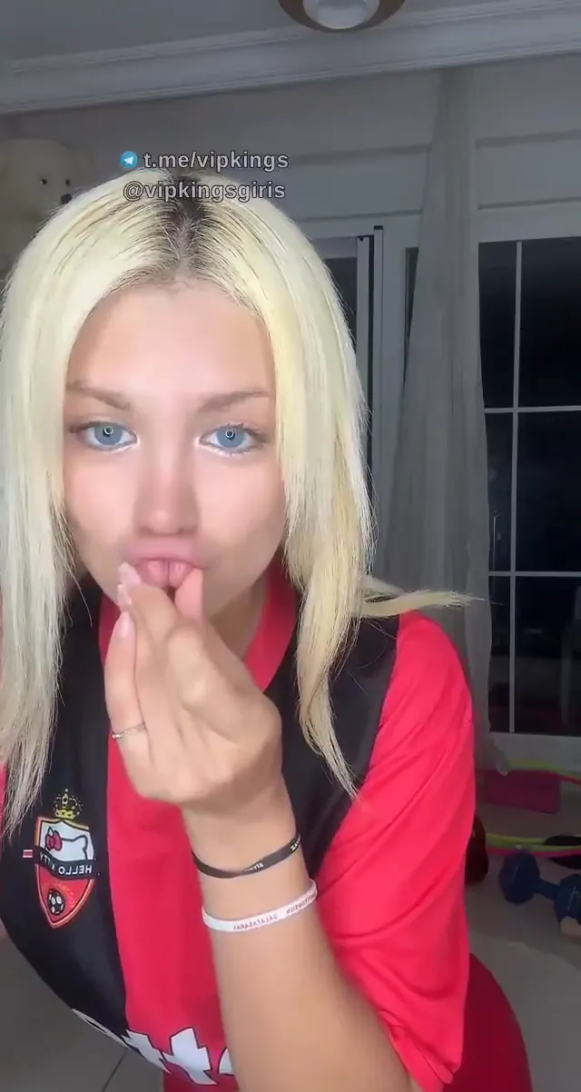 Tiktok Misshoca ifşa Sarışın çıtırdan 1 saatlik yayın — Canlı Yayınlar · sahne 1