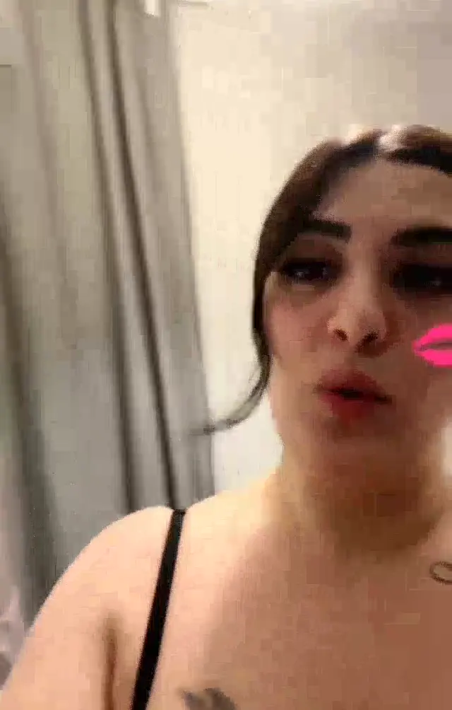 Tokyo ifşa Uzanıp kalça meme sergiledi — Tango Tokyo — Bedava Porno · sahne 2