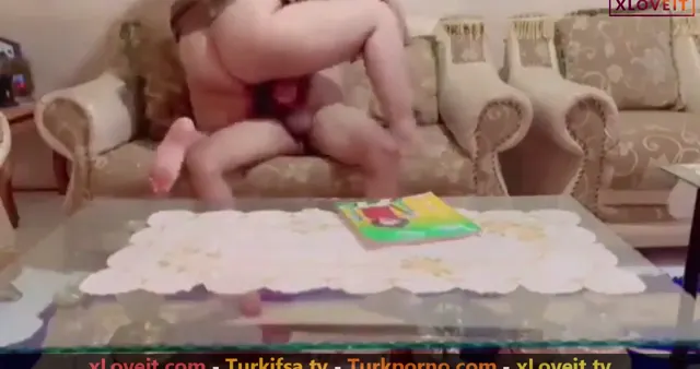 Türbanlı porno Türk olgun genç sikiş — Amatör Porno · sahne 3