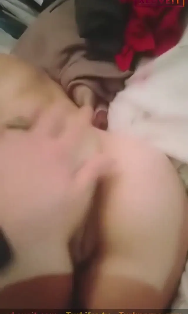 Türk Porno Zengin piçi eve attığı kızı sikti — Amatör Porno · sahne 2