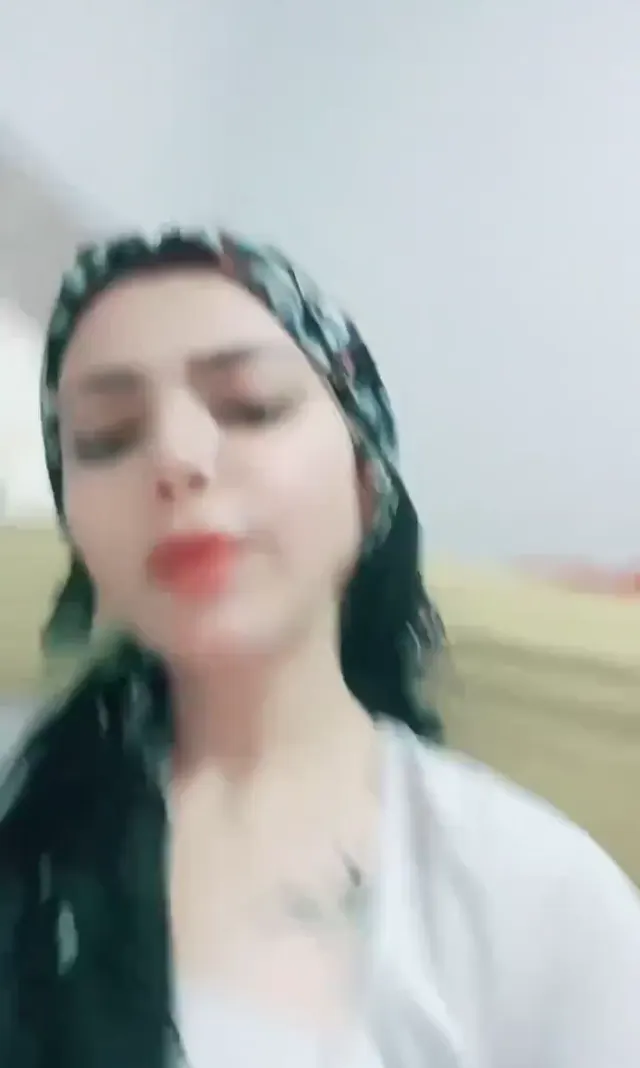 Türk Türbanlı ifşa Ponçik özlem video Part 6 — Ponçik Özlem — Canlı Yayınlar · sahne 2