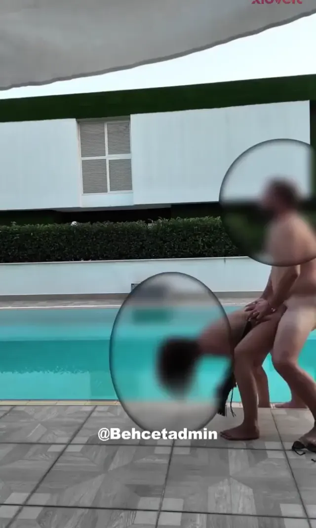 Venom Velvet Porno Kapalı havuz başında sikişti — Konulu Porno · sahne 2