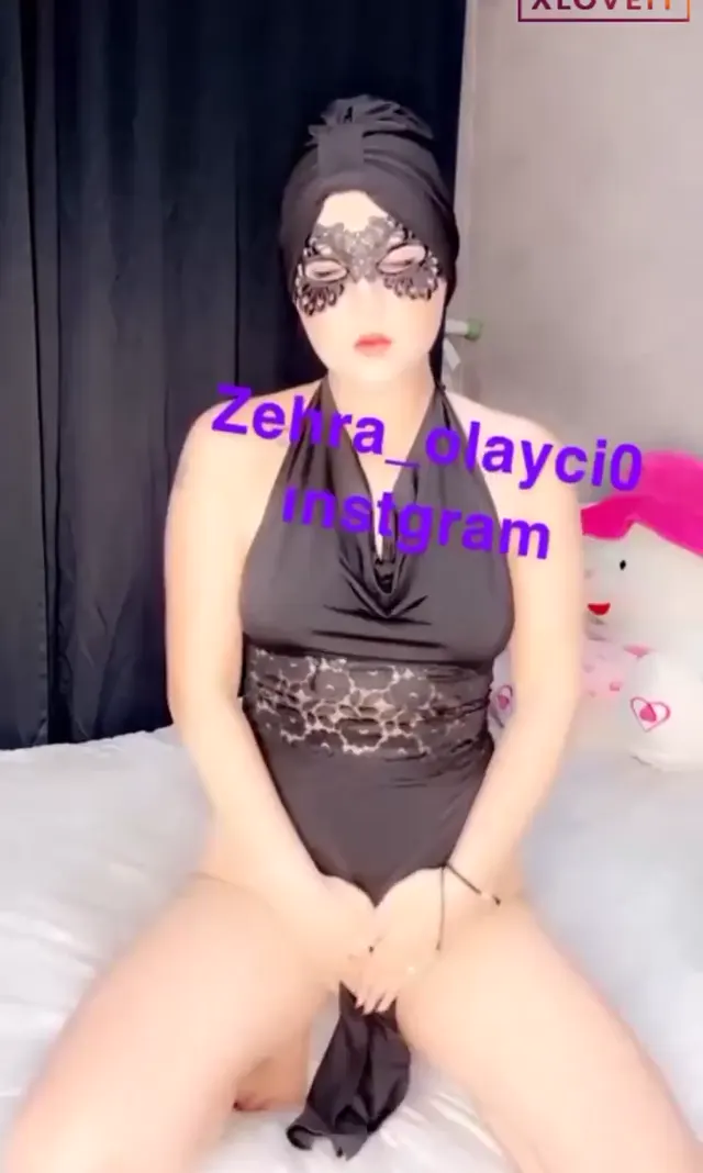 Zehra Olaycı ifşa Ateşli Türbanlı kadından video seyret — Zehra Olaycı — Türk ifşa · sahne 1