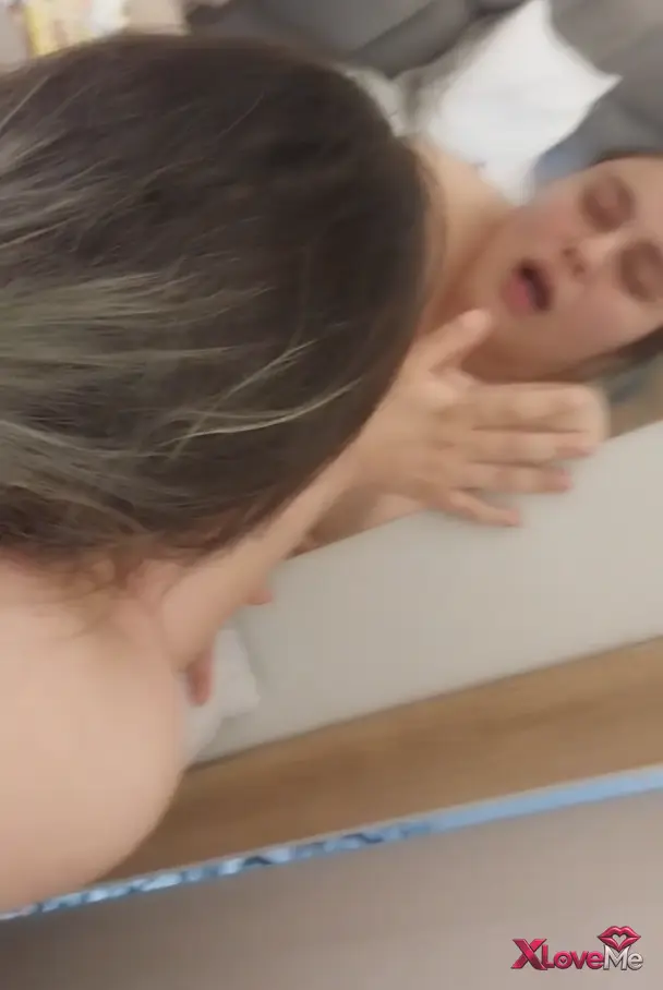 Sex Videoları — Azgın Balıketli kızın keyifli seksini seyret