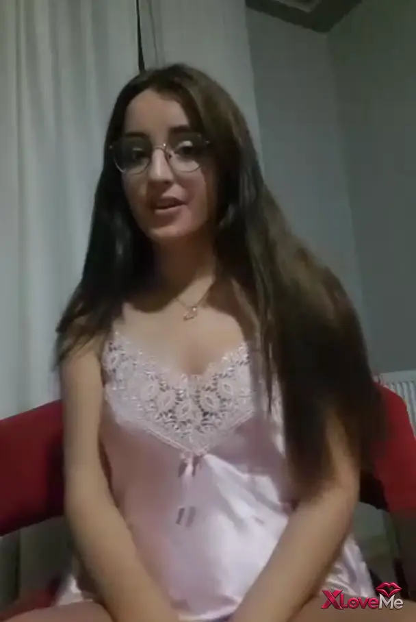 Tango Yayınları — Belinay ifşa Gözlüklü hatunun gecelikli uzun yayını