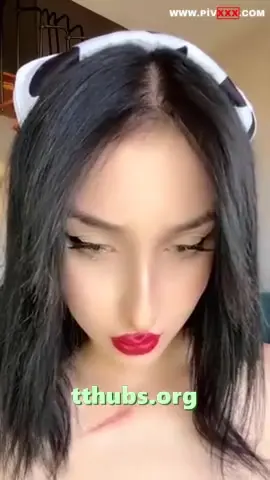 VIP ifşalar — Benasteria inek kostümüyle webcamde şov yapıyor, seksi pozlar veriyor - Porno Video