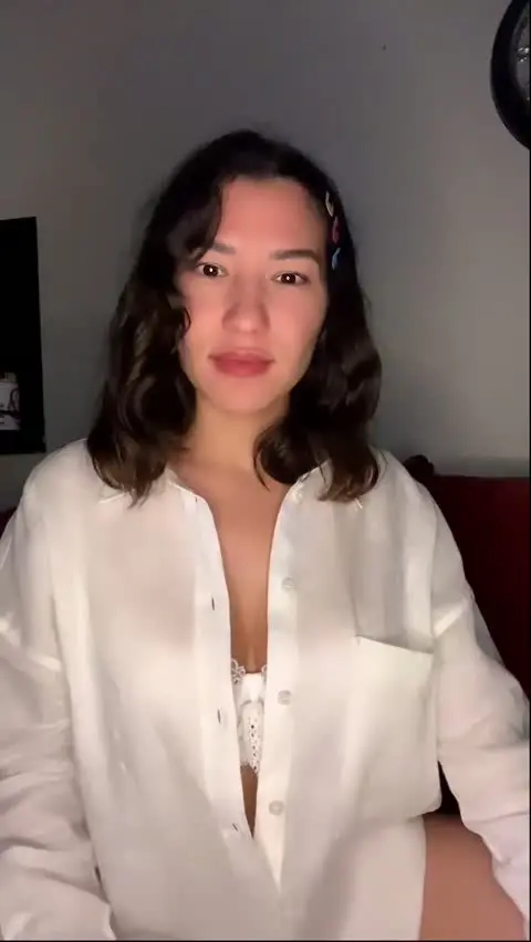 Burcuyıldız — Burcu Yıldız