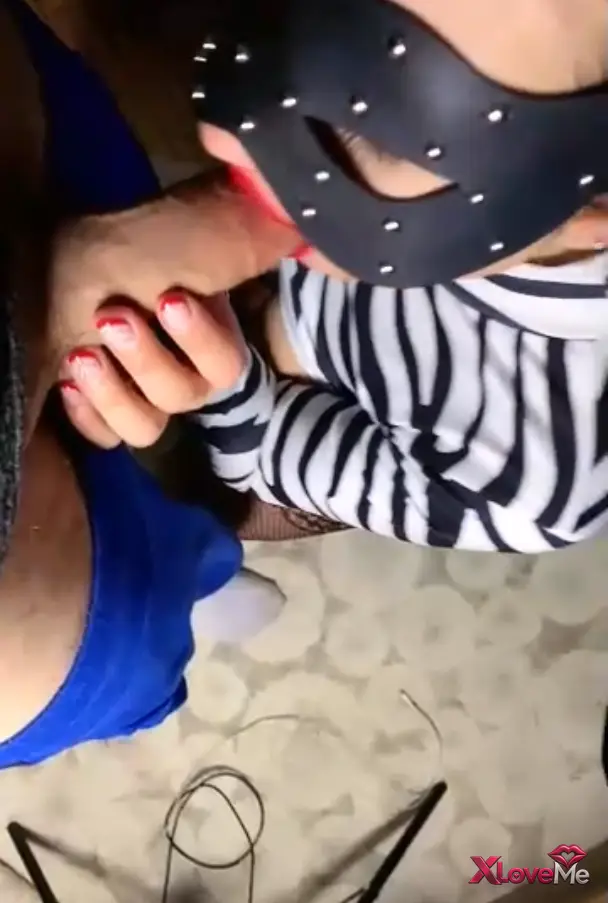 Canlı Seks Öykü saksko çekip sex yaptı