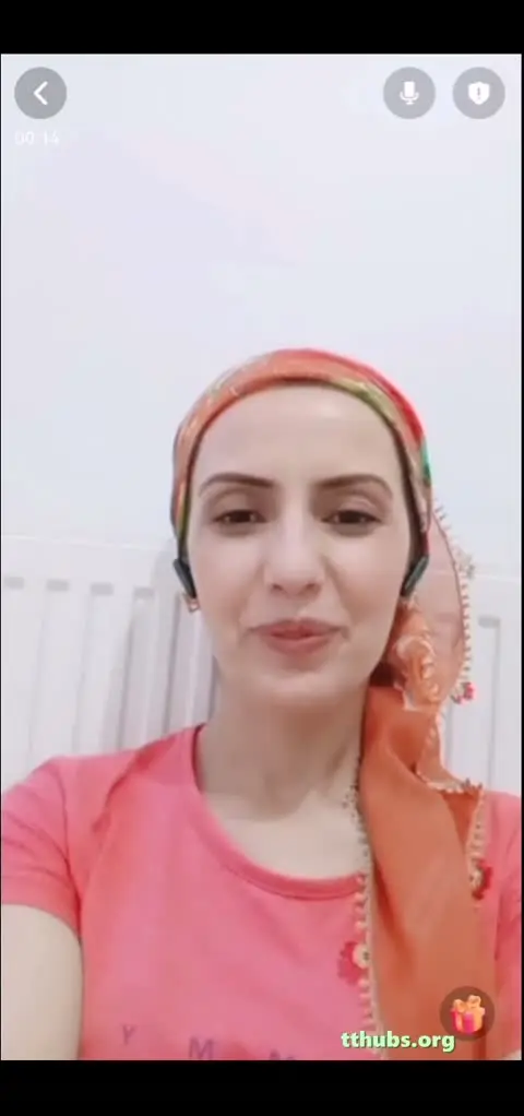 Evli Türbanlı