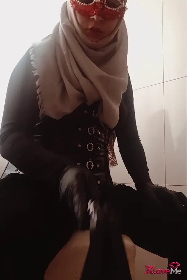 Sahibe Porno — Mistress Nilüfer ifşa – Türk Türbanlı Sahibe Vol 7 — Mistress Nilüfer