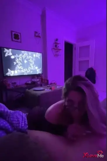 Sikiş Video — Sakso izle Erkeğini nasıl mutlu edeceğini biliyor