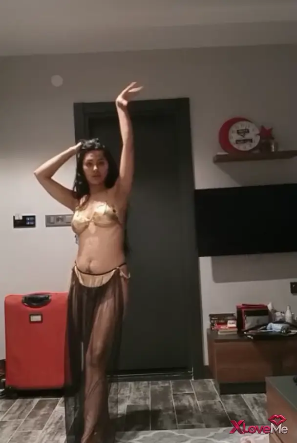 Tango Nil Queen ifşa Kalça showlu yayını — Tango Nil Queen