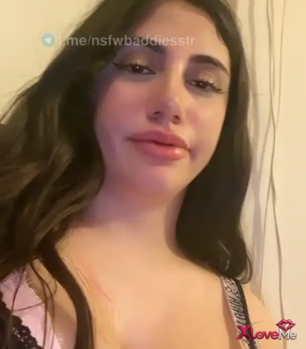 Tiktok Aley ifşa Kocaman memeleriyle yayında — Aley