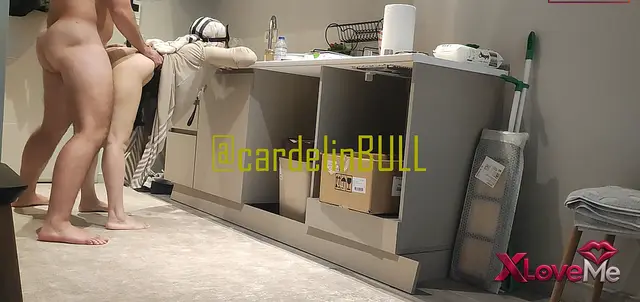 Türbanlı Seks Cardel kapalıyı mutfakta domaltıp sikti — Cardel