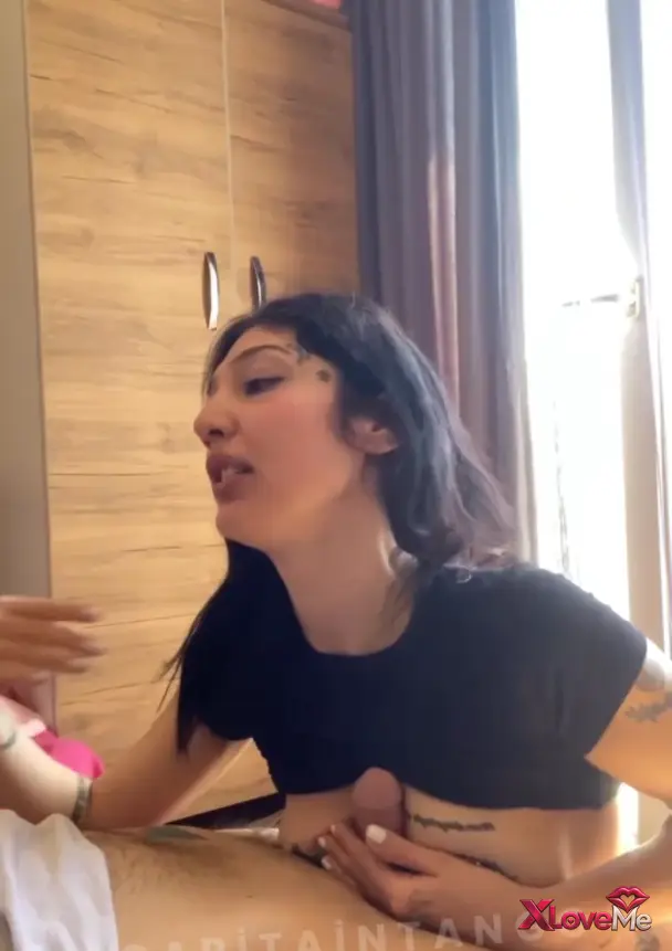 Türk İfşa Sitesi — HD Sakso Yasmin büyük yarraklı müşterisine sakso çekti — Tango Yasmin