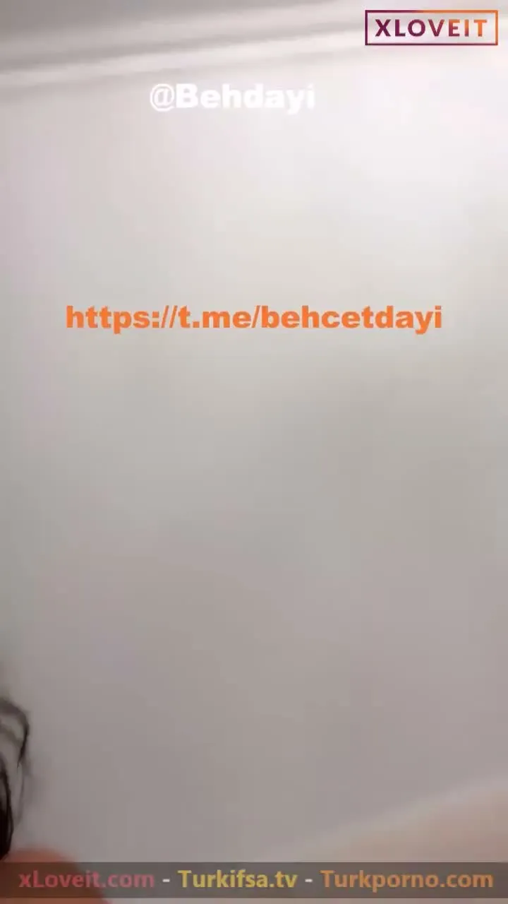 Bal Dudak ifşa Tango yayında amcığını açıp okşadı — Bal Dudak — Canlı Yayınlar