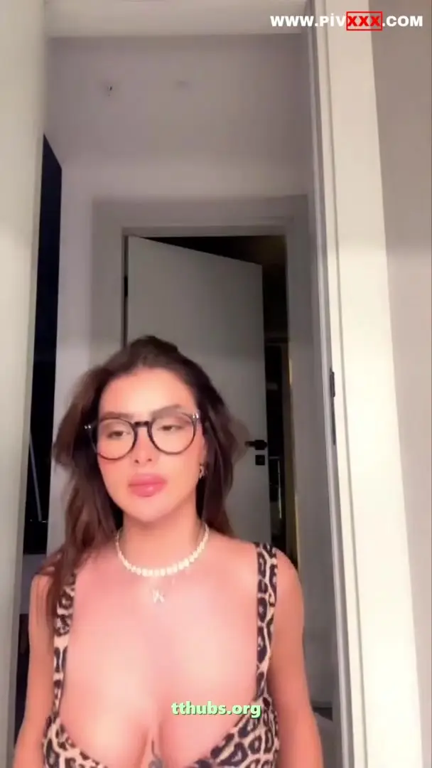 Celine Tango Leopar Bikiniyle Göğüslerini ve Amını Sergiliyor — Tango Celine — Türk ifşa