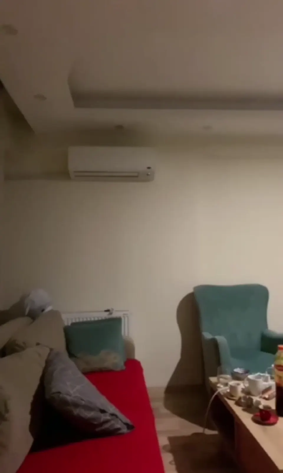 Laliberta ifşa Lezbiyen içerikli yayın seyret — Tango Lali — Canlı Yayınlar