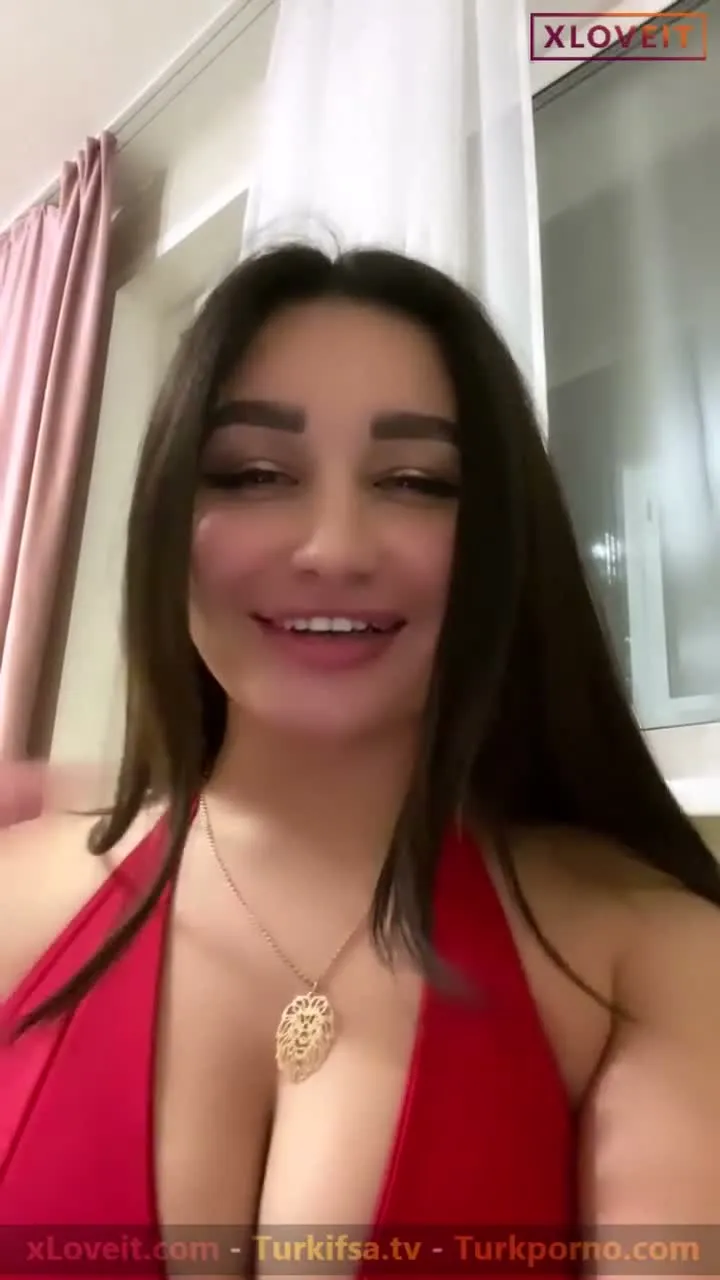 Moon Layla ifşa Seksi at gibi hatunun yayınını seyret — Canlı Yayınlar