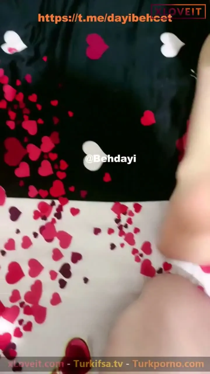 Sex videosu Ateşli ikili çiftinden canlı sakso sikiş seyret — Mobil Porno