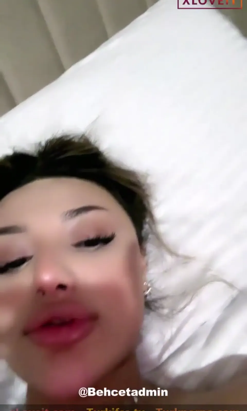 Tango Aylin ifşa Çırıl çıplak meme amcık sergiledi — Tango Aylin — Canlı Yayınlar