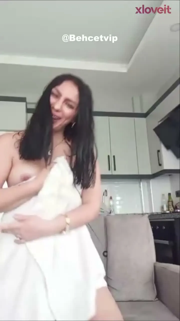 Tango Mokka ifşa Havluyu atınca güzellikleri gördük — Canlı Yayınlar